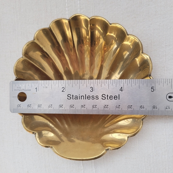 Vintage Solid Brass Footed Shell Jewelry Trinket Candy Dish - Picture 6 of 7